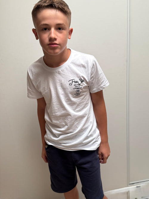 ✨ T-shirt garçon “Free Star” blanc – Style urbain international