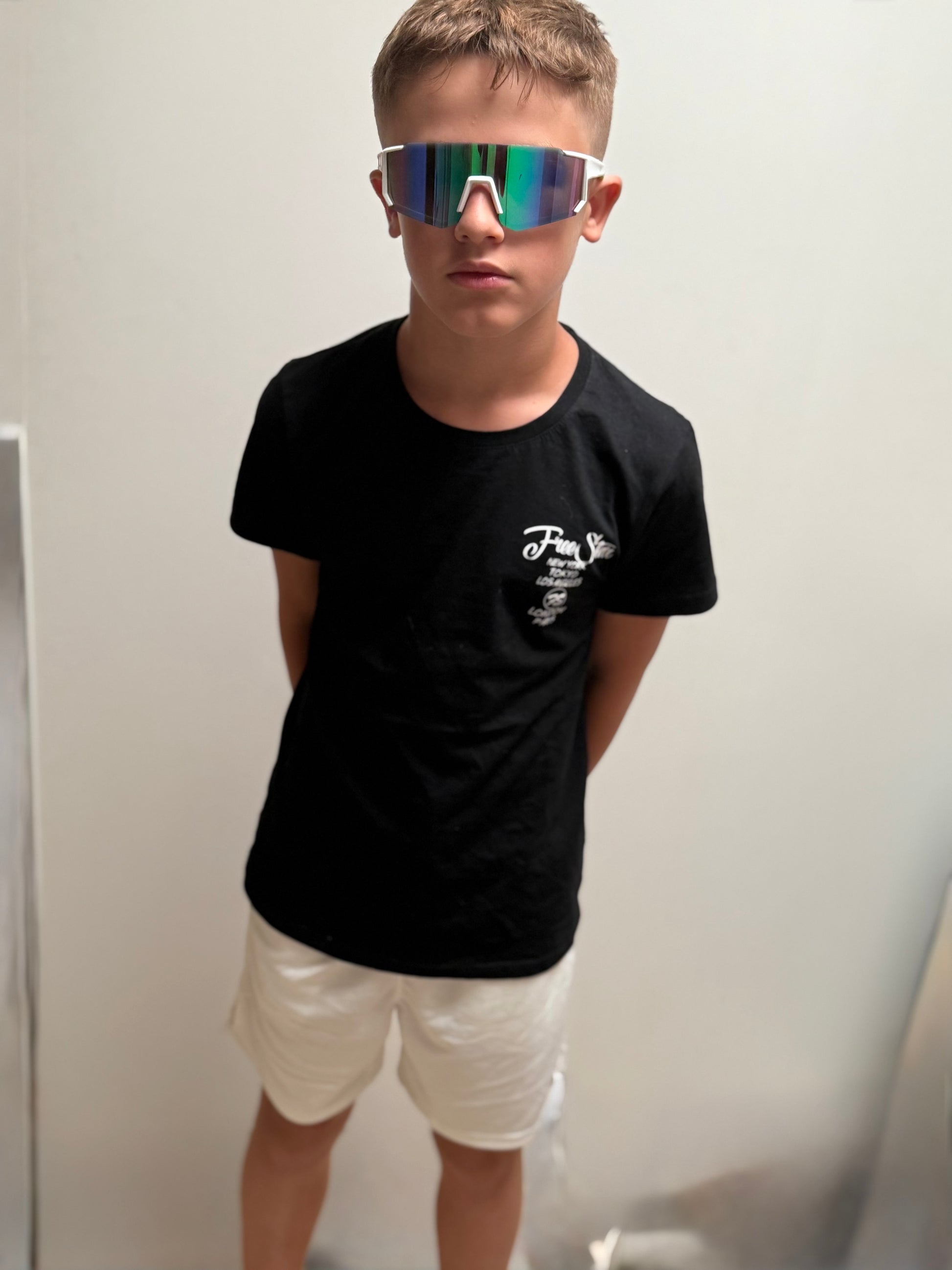 ✨ T-shirt garçon “Free Star” blanc – Style urbain international