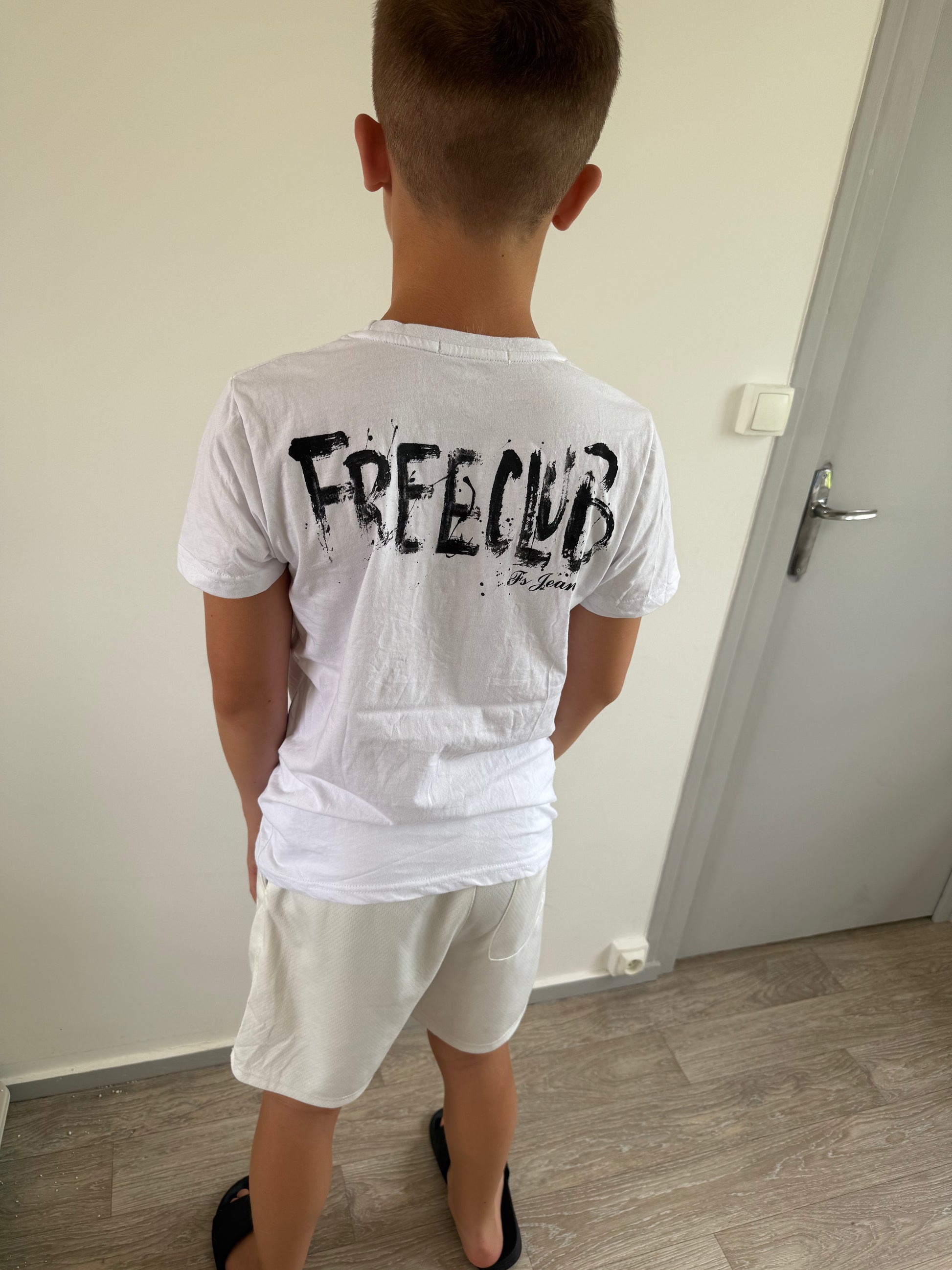 ✨T-shirt “Free Club”